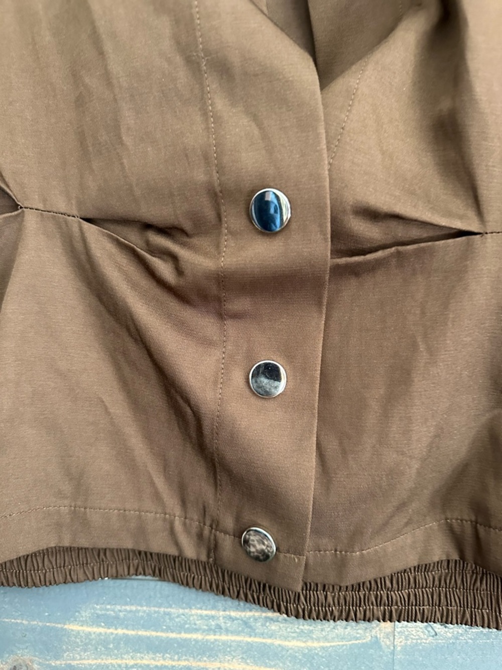 Cropped Collar Buttoned Shirts - Picture 5 of 10